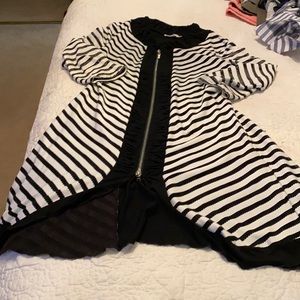 XL Dzhavael Couture black and white striped tunic jacket. Zipper front.